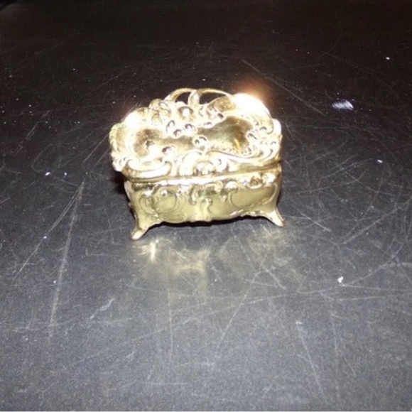 VINTAGE GOLD GILT JEWELRY CASKET BOX ORNATE